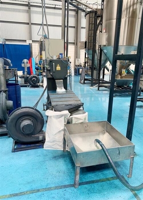 Máy trộn nhựa dọc được đánh bóng SUS Máy xay sinh tố bán tự động cho hạt