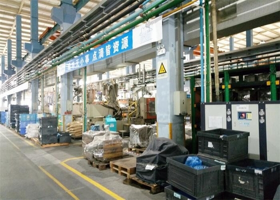 Động cơ 0.75 -15 Kw Tự động tải chân không với đường ống Φ 38-63 mm cho vật liệu màu xám xanh lá cây