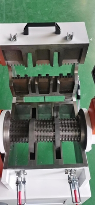 Trái cây và khuyết tật Máy mài hạt nhựa tốc độ thấp 2.2KW Màu trắng OG-3LS