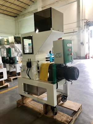 Máy nghiền nhựa tốc độ chậm công nghiệp Máy xay hạt cho các khuyết tật trái cây nhựa