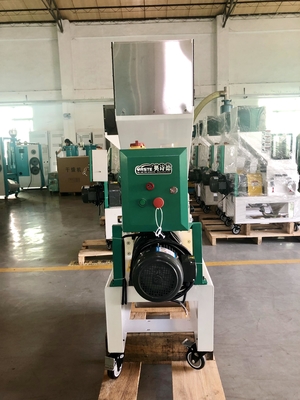 Máy nghiền nhựa tốc độ chậm công nghiệp Máy xay hạt cho các khuyết tật trái cây nhựa