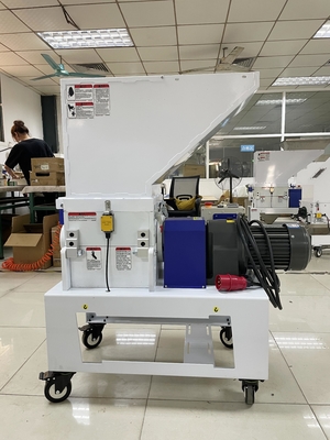 Máy nghiền hạt nhựa công nghiệp tốc độ thấp Máy xay hạt OG-2LS cho các khuyết tật về trái cây