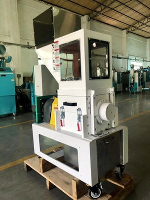 Máy nghiền nhựa tốc độ chậm công nghiệp Máy xay hạt cho các khuyết tật trái cây nhựa