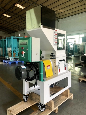 Máy nghiền hạt nhựa công nghiệp tốc độ thấp Máy xay hạt OG-2LS cho các khuyết tật về trái cây