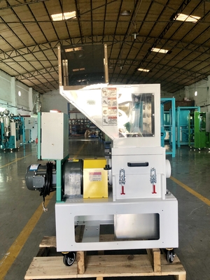Máy nghiền hạt nhựa công nghiệp tốc độ thấp Máy xay hạt OG-2LS cho các khuyết tật về trái cây