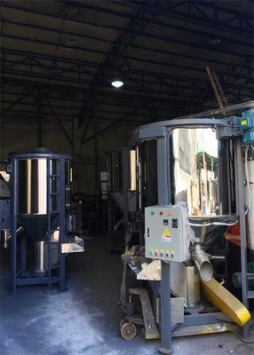 Máy trộn nhựa dọc được đánh bóng SUS Máy xay sinh tố bán tự động cho hạt
