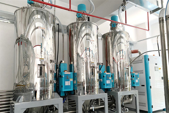 Capacity Hệ thống cho ăn bằng nhựa với điều khiển từ xa PLC Capacity 500-2000 Kg