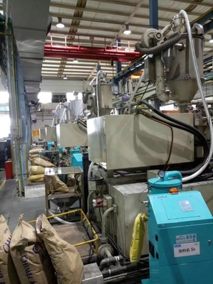 Máy nạp nhựa tự động Máy xúc phễu với màu môi trường